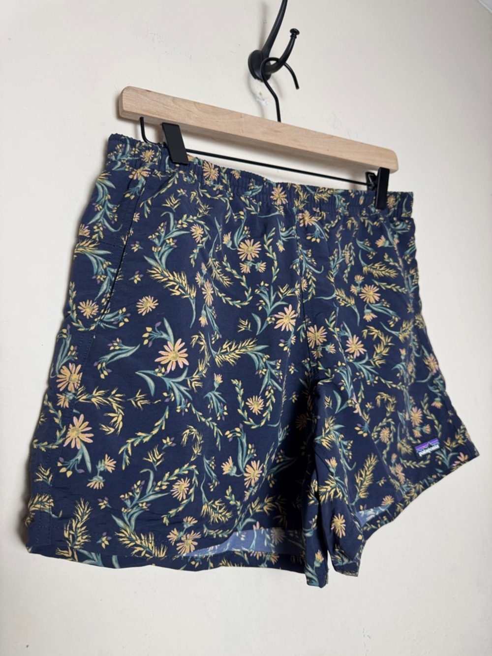 Patagonia Womens Baggies Shorts  Size Medium - Picture 4 of 6